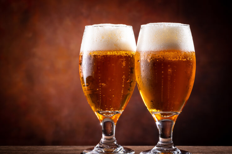 クラフトビールと地ビールの違いは？飲食店で扱うメリットとデメリット | テンポスフードメディア