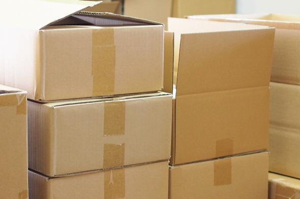 男性用化粧品(約10,000本)を買取りました